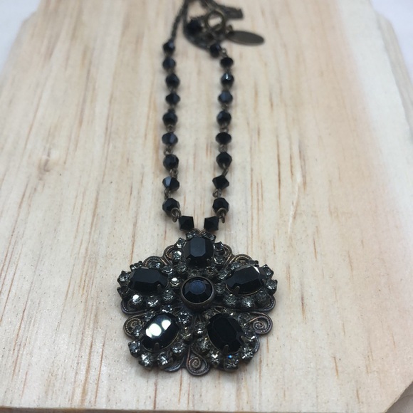 Vintage Liz Palacios dainty elegant black crystal medallion flower necklace. - Picture 2 of 9